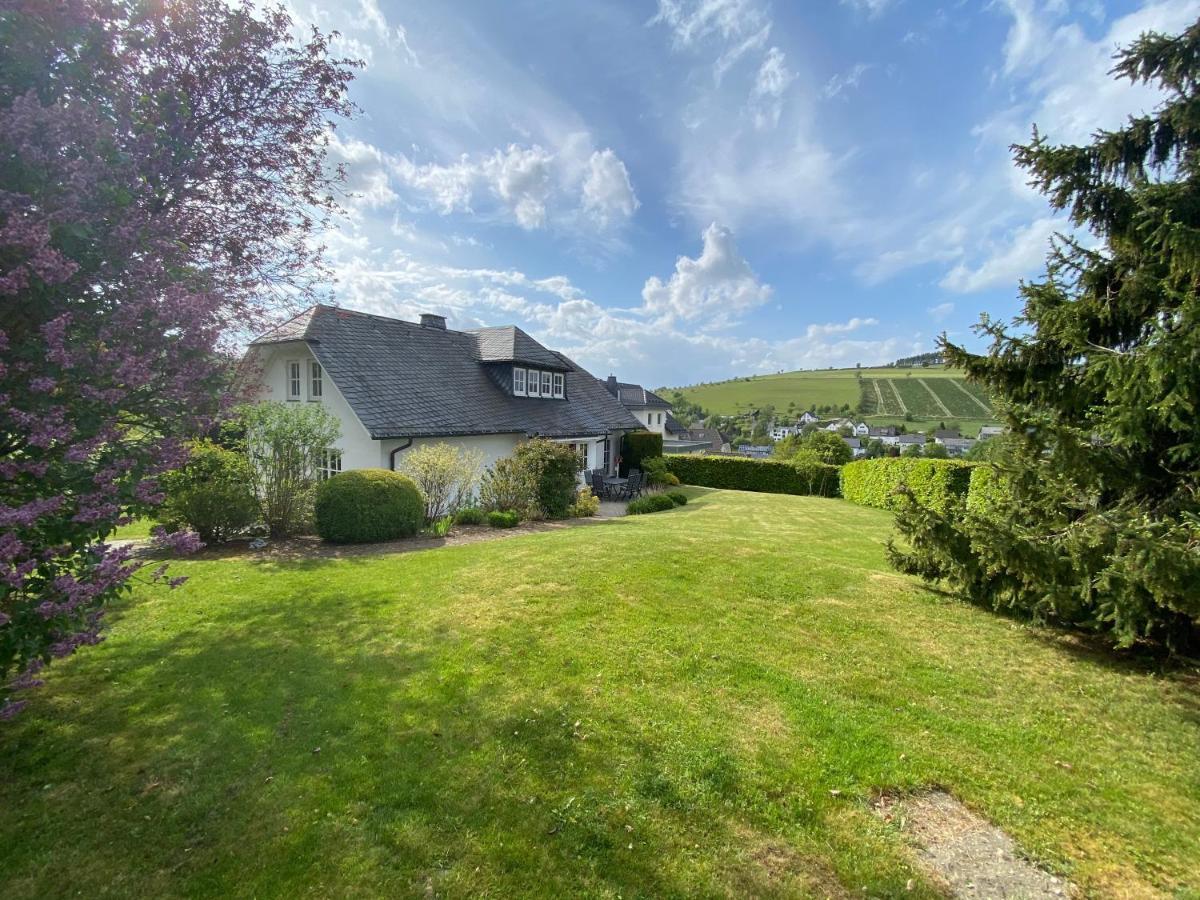 Villa Vahl Schmallenberg Buitenkant foto
